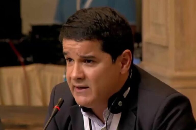 AP asoma posibilidad de eventual acuerdo con quien salga electo en las primarias