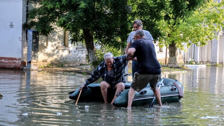 Cuatro muertos por inundaciones en Jersón