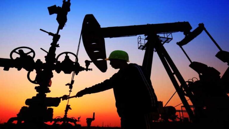 Experto petrolero confía que este año se logre alcanzar el millón de barriles por día