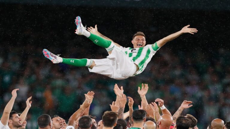 Joaquín vivió su última noche especial con el Betis