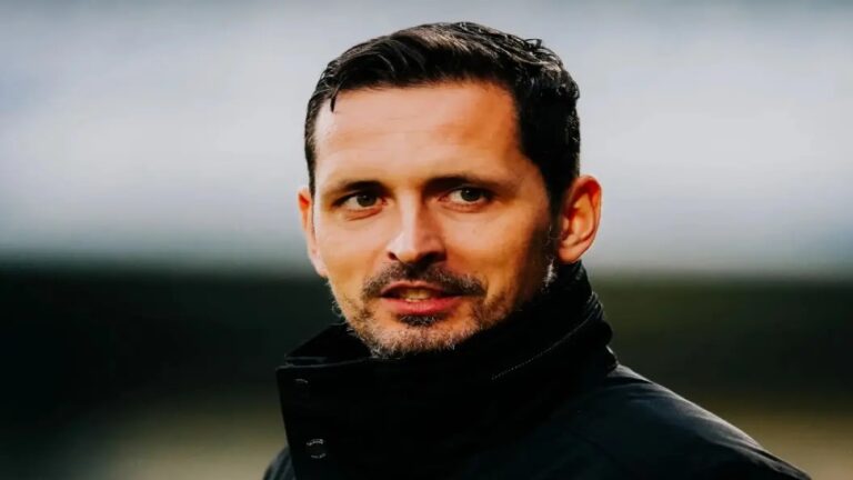 Dino Toppmoller nuevo entrenador del Eintracht