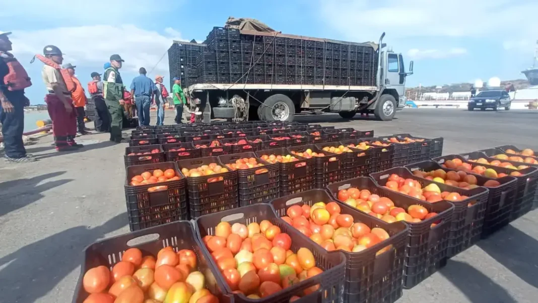 Mercancía en el puerto para iniciar intercambio entre Venezuela y Aruba