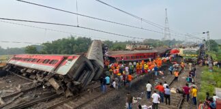 Tren descarrilado en la India