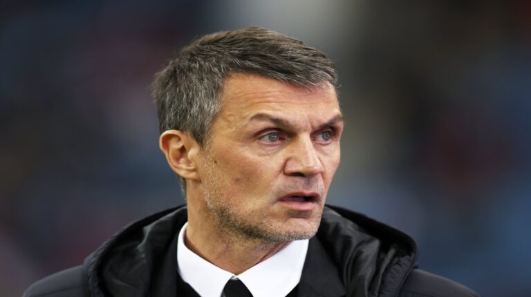 Maldini dejó el cargo de director deportivo del Milan