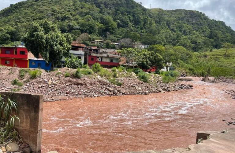Casi 400 viviendas están en riesgo en Táchira por las lluvias