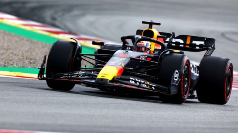 Red Bull dominó el últimos test de pruebas en Barcelona