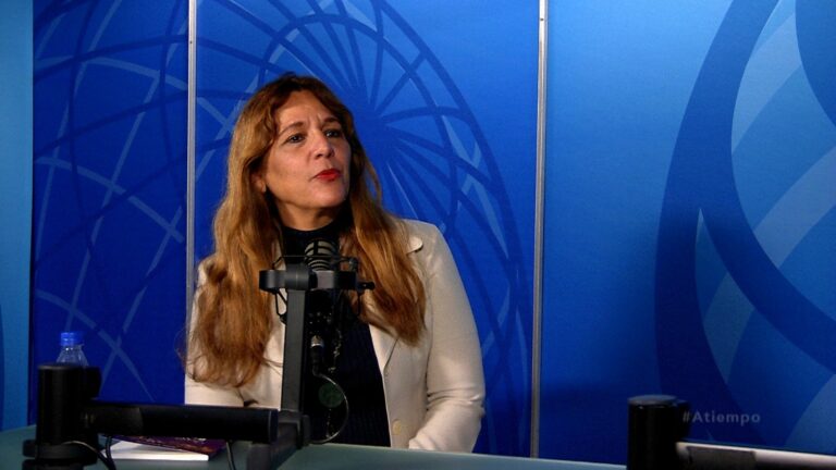 La periodista Anahí Arizmendi presentó su libro «Infancia Bajo Asedio»