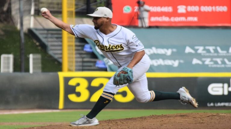Yoimer Camacho está brillando con los Pericos en México