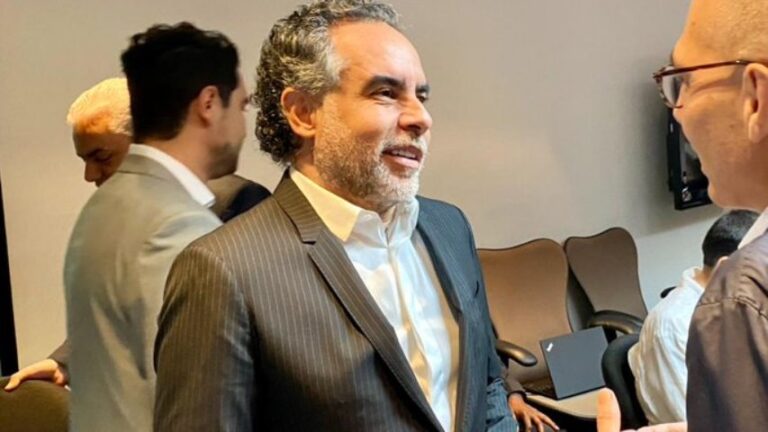 Benedetti seguirá siendo el embajador de Colombia en el país hasta el 19-J