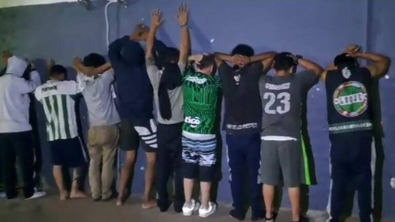 Detienen a 24 hinchas por disturbios en las afueras de la sede de la Conmebol