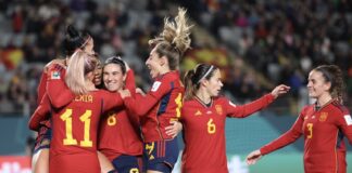 España goleó a Zambia y aseguró los octavos