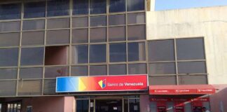 Fachada del Banco de Venezuela cuando no es feriado bancario