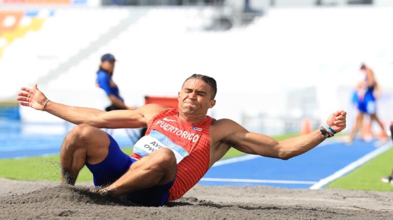 El decatlón levantó el telón del atletismo de pista en San Salvador 2023