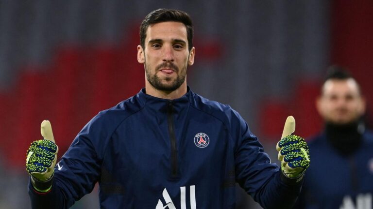 Sergio Rico envió mensaje al PSG