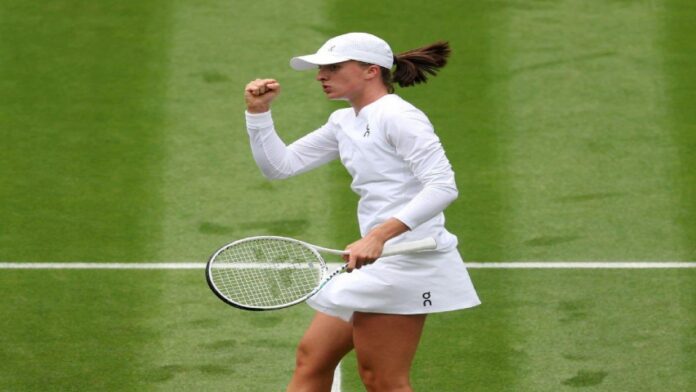 Iga Swiatek debutó con victoria en Wimbledon