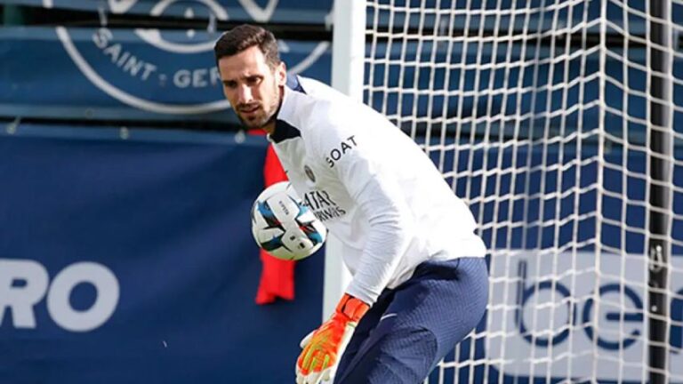 El portero del PSG salió de la UCI