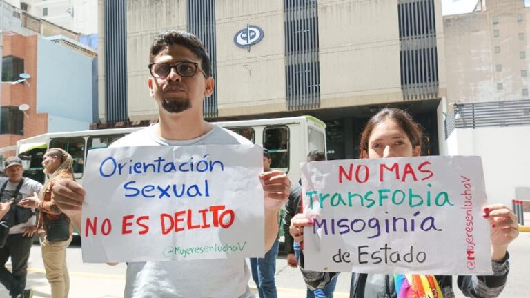 Activistas LGTBIQ+ exigen la liberación plena de los 33 detenidos en Valencia