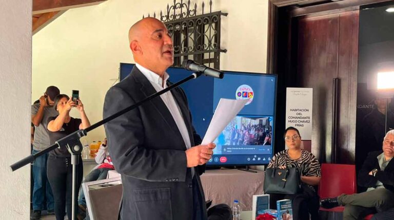 Bautizan libro sobre el chavismo como identidad política