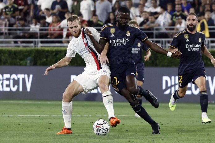 3-2. Valverde firma un doblete y el Madrid remonta al Milan en el estreno de pretemporada