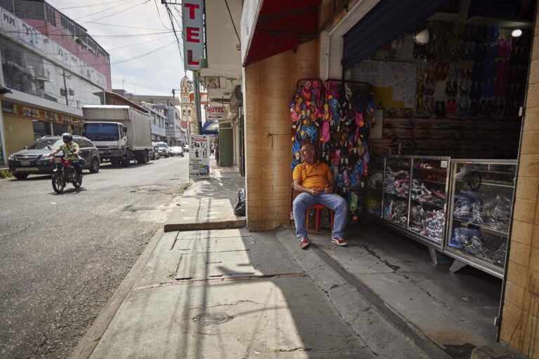 Comerciantes de San Antonio aseguran que trabajan con «inventarios viejos»