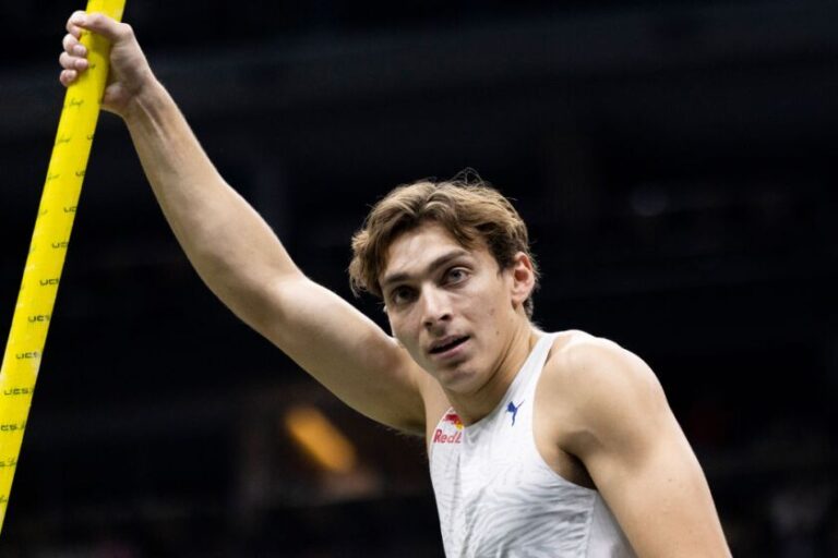 Armand Duplantis accedió a la final de Budapest