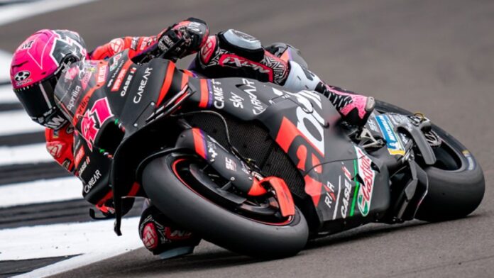 Espargaró lideró la práctica de Silverstone