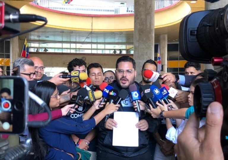 Ucevistas piden al CNE instalar puntos para el Registro Electoral