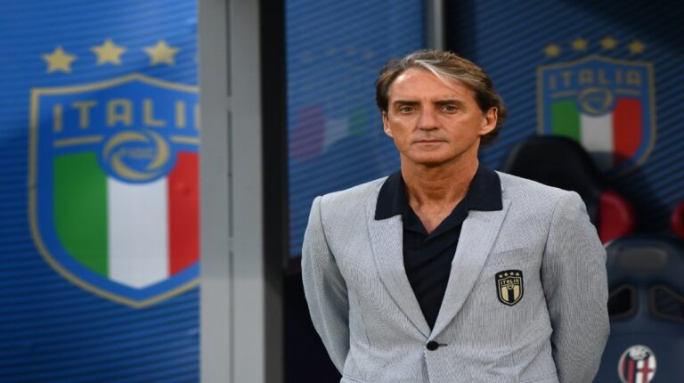 Roberto Mancini renunció a su cargo de seleccionador de Italia
