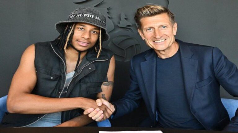 Crystal Palace renueva a Olise