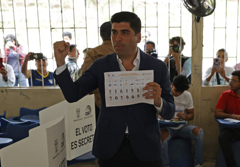 El candidato ecuatoriano Sonnenholzner acepta derrota al quedar lejos del balotaje