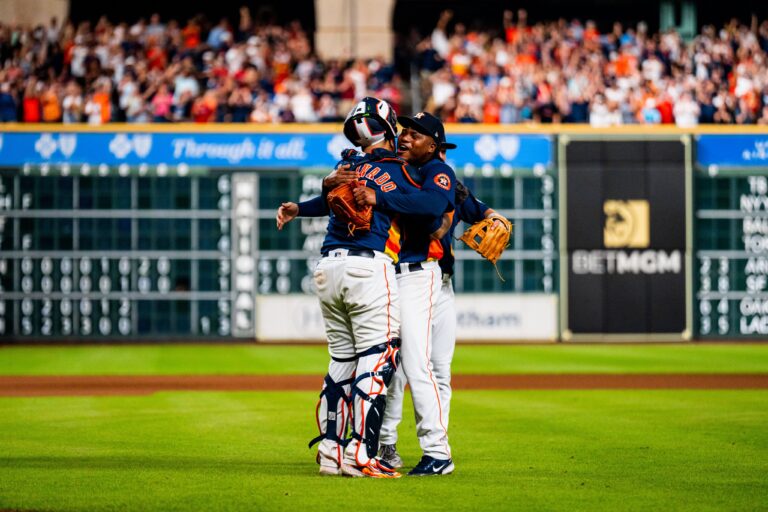 Framber Valdez logró histórico juego sin hits