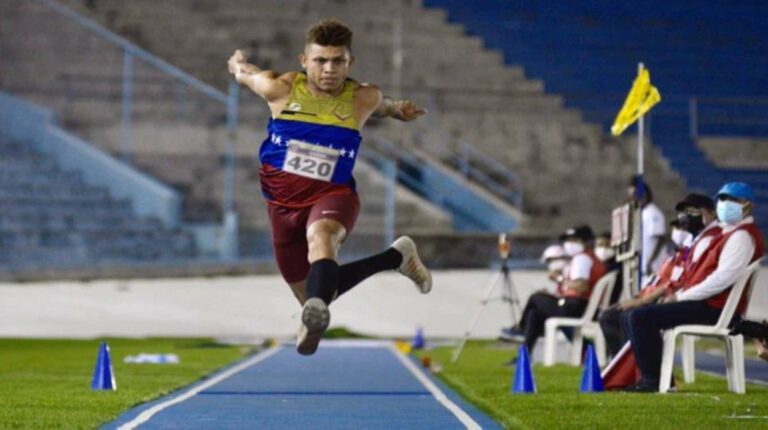 Leodan Torrealba saltó hasta la final del triple en Budapest 2023