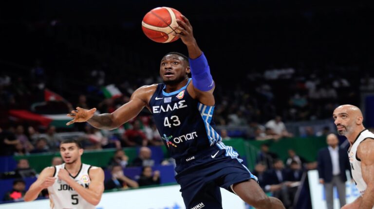 Grecia debutó con un cómodo triunfo ante Jordania