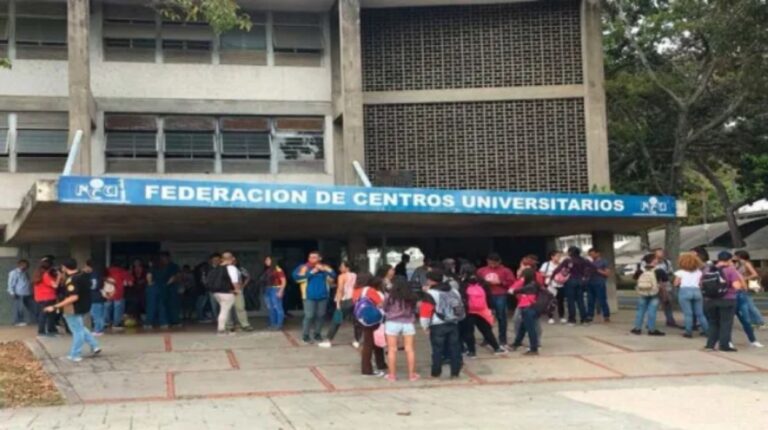 Universitarios exigen al CNE puntos móviles para Registro Electoral