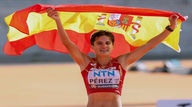 María Pérez hizo historia para España en la marcha femenina