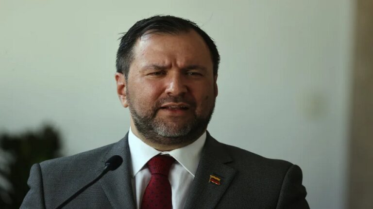Yván Gil