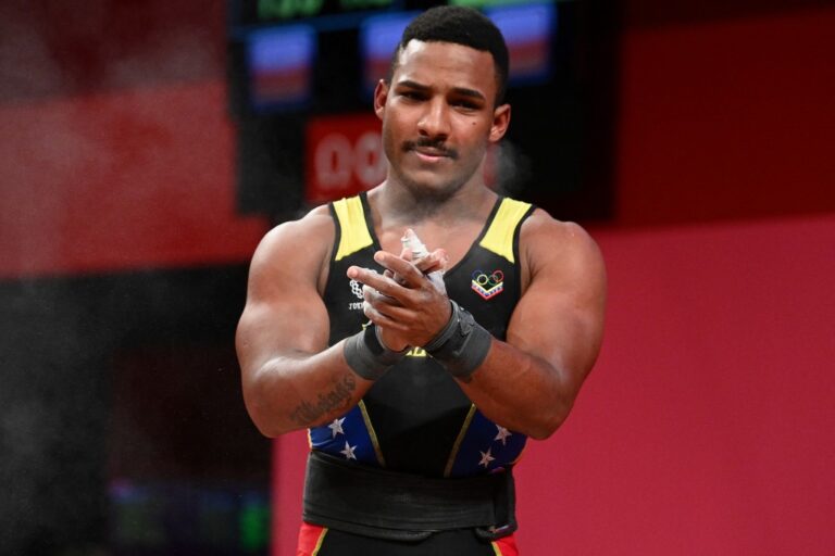 Julio Mayora se afianza el cuatro puesto del ranking mundial