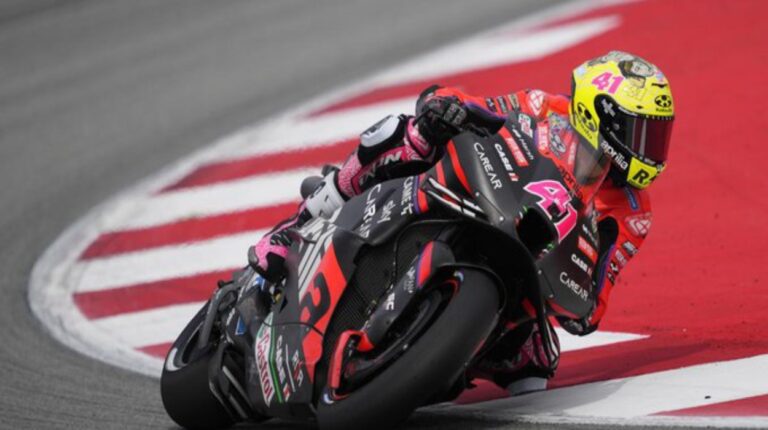 Aleix Espargaró se subió a lo más alto del podio en España
