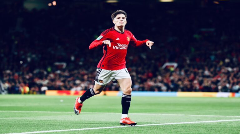 Garnacho y Casemiro impulsan al United en la Carabao Cup