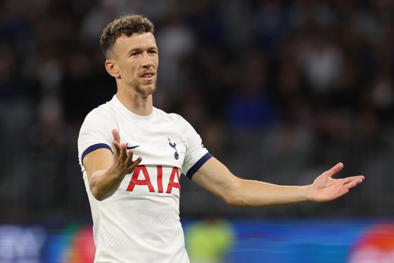 Tottenham pierde a Perisic toda la temporada