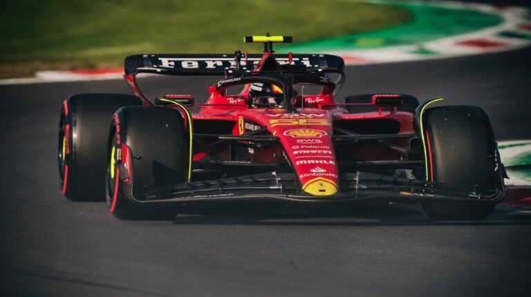 Carlos Sainz dio la campana en el templo de la velocidad italiana