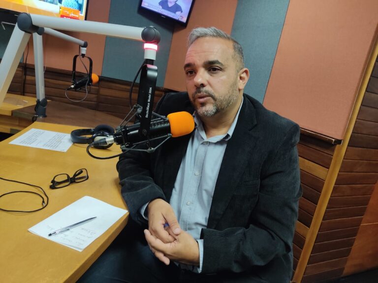 Candidato Teixeira pide no abandonar los espacios porque la lucha es «cívica y electoral»