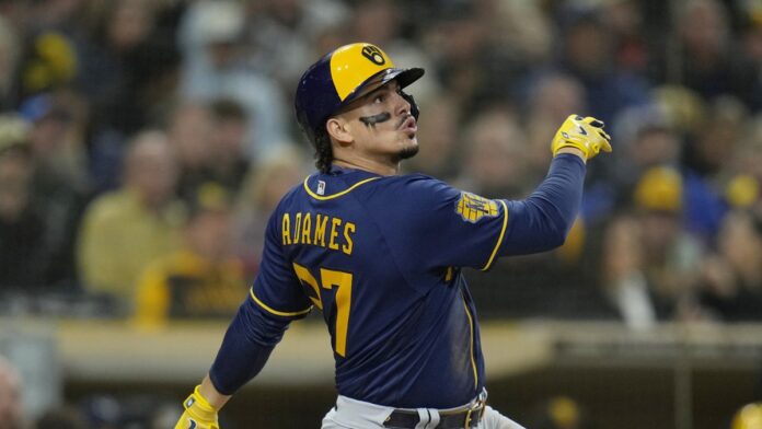 Adames brilló en la victoria de Milwaukee