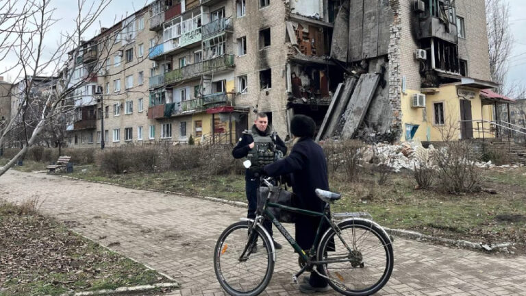 Ucrania se prepara para el cerco de Bajmut 