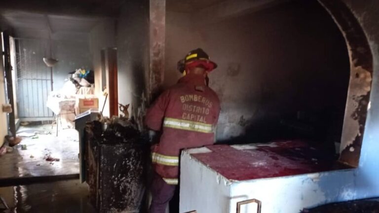 Reportan incendio en una vivienda de Petare