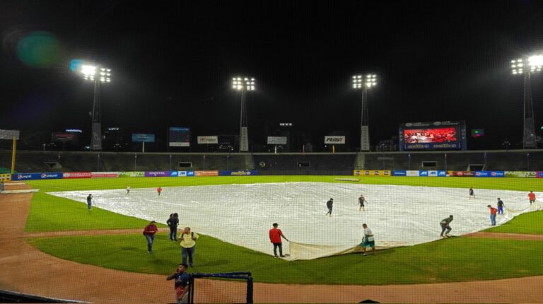 La lluvia suspendió la acción del Caribes vs Bravos