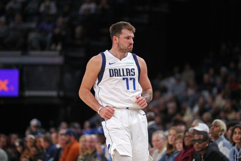 Dallas mantiene el invicto en la NBA