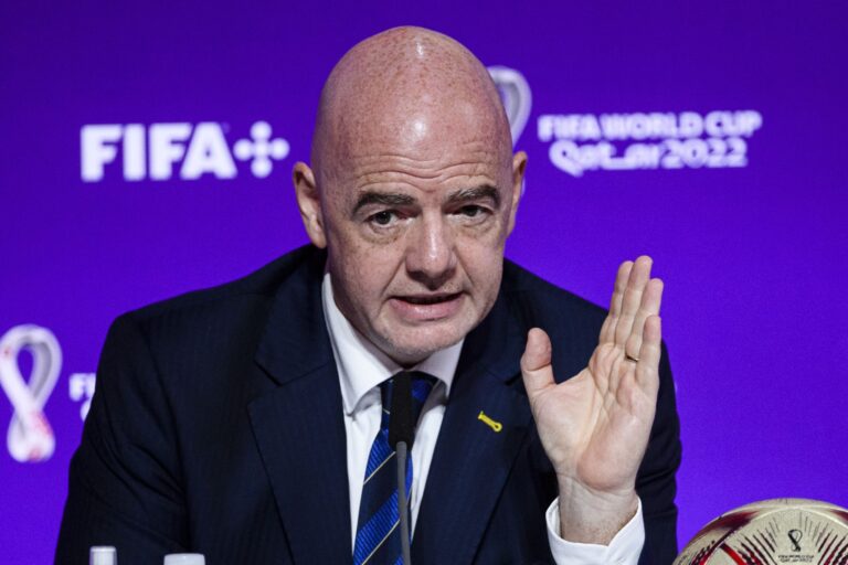 Infantino pidió una decisión firme contra el racismo
