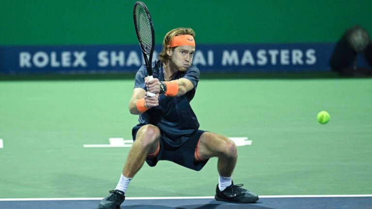 Rublev se instala en cuartos tras superar a Paul
