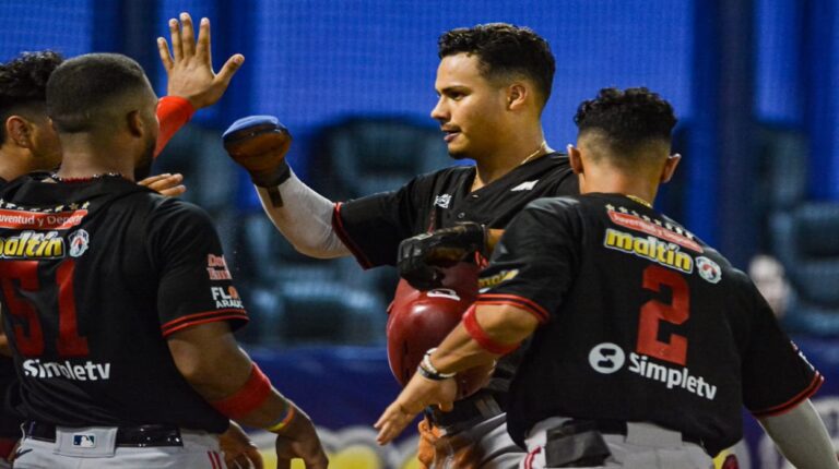Cardenales le arrebató a Águilas el dominio del cielo en Maracaibo